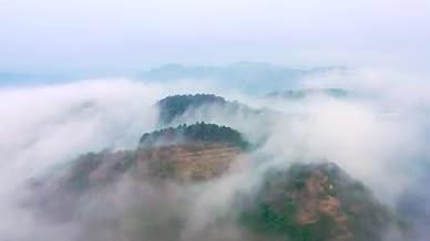 4k航拍山间云雾飘动空镜头视频的预览图